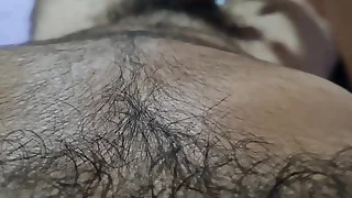 Peludo gemendo e se masturbando &lpar;use fone&rpar;&comma; gemi auto&comma; hahahha